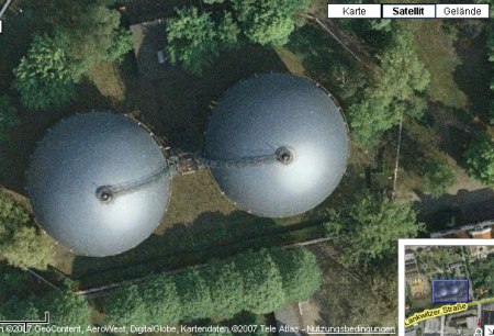 Brüste auf Google Maps