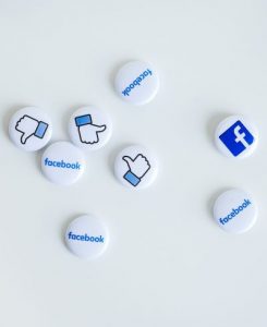 Banken Kooperation als Lösung Facebook forciert Zusammenarbeit mit Banken