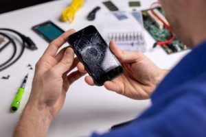 Repair Kit iPhones bald selbst reparieren