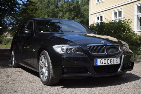 Google Autos - BMW mit Google Nummernschild