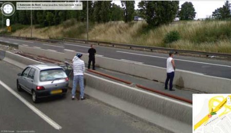 Notgeschäft auf der Autobahn - Google Street View ist immer dabei